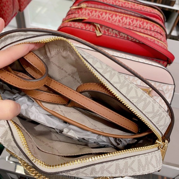 Michael Kors Jet Set Chain Crossbody Bag in vanilla - Picture 4 of 6